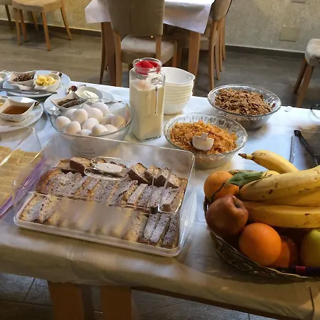 Olive Tree بيت ضيافة